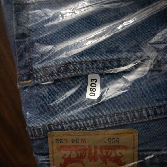 Levi's 505 Regular Fit Light Wash Denim Jeans - Picture 8 of 8